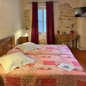 Chambre Côté Campagne avec 2 petits lits, hébergement de charme à Piolenc