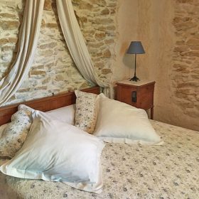 Chambre d’hôtes Côté Rue à La Mandarine, lit double 21 m² pour 1 ou 2 personnes